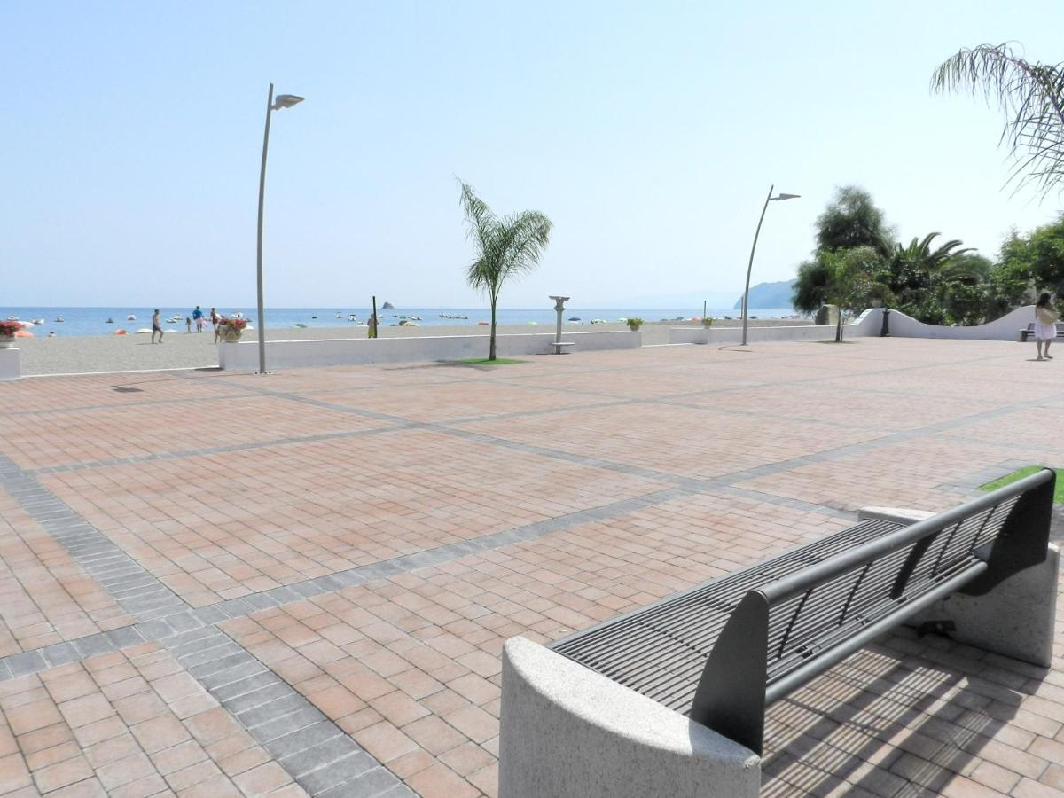 Apartment In Patti Marina: A Step Away From The Sea And From The Center! Exterior foto